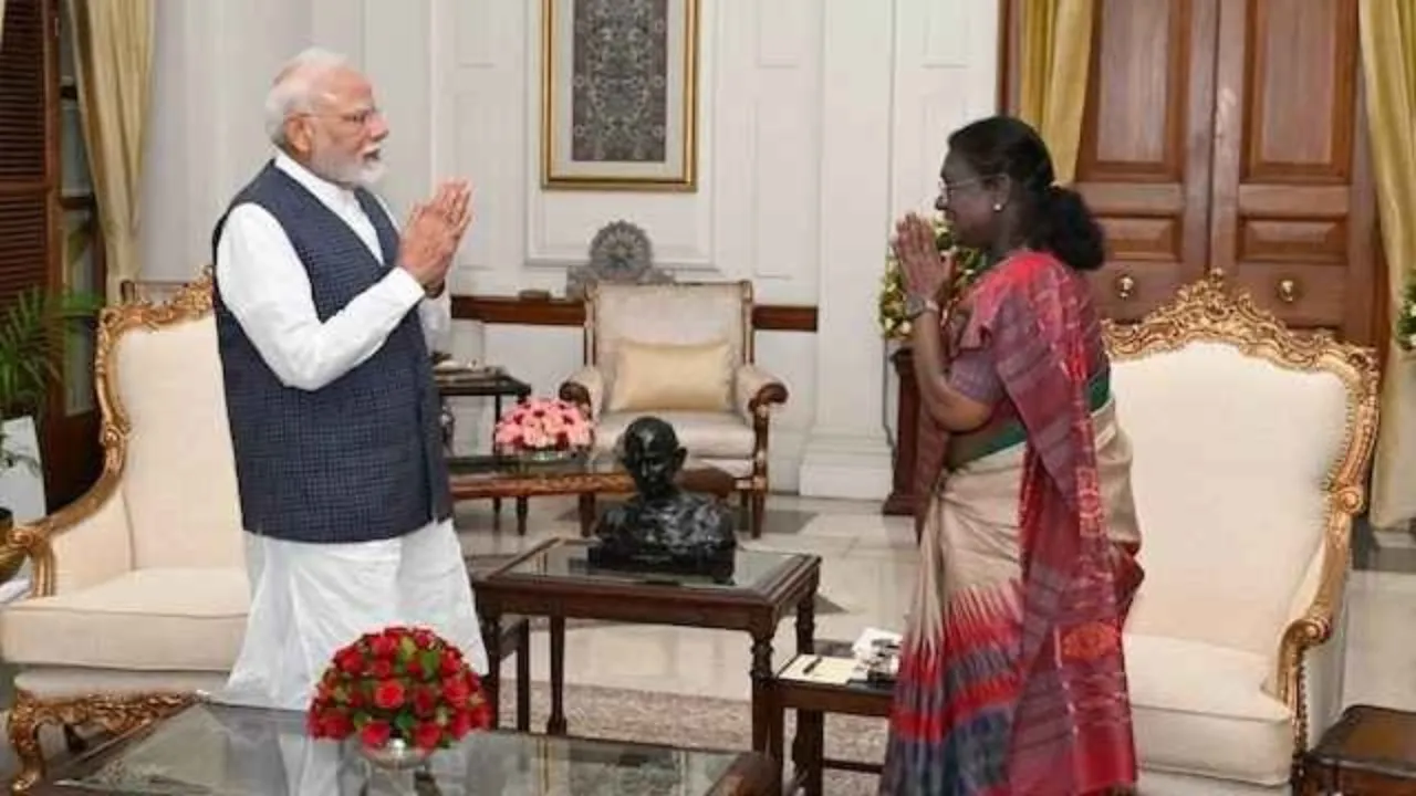 PM Modi Meets President Draupadi Murmu 