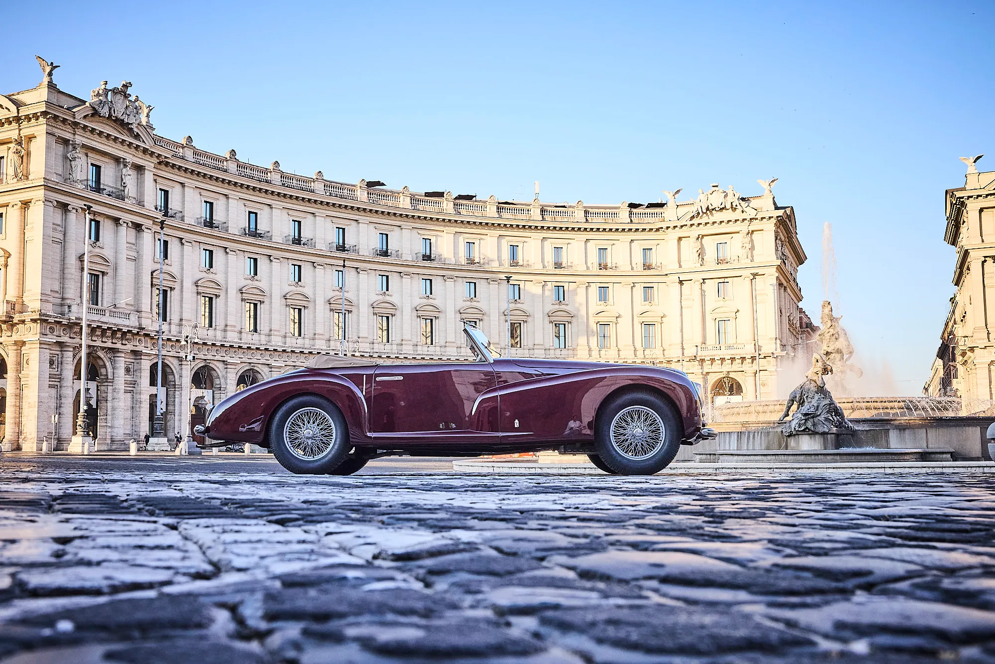 The host hotel, Anantara Palazzo Naiadi Rome, places guests in the heart of Piazza della Repubblica.