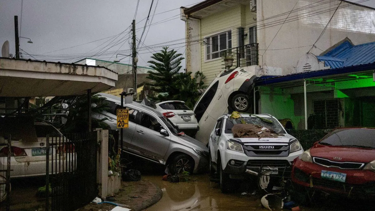 _Typhoon Kalmaegi (1)