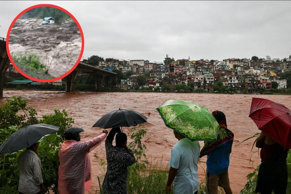 Doda Cloudburst Video: डोडा में बादल फटने से भारी तबाही, 4 लोगों के मौत की  खबर, नदियां उफान पर, देखें मंजर