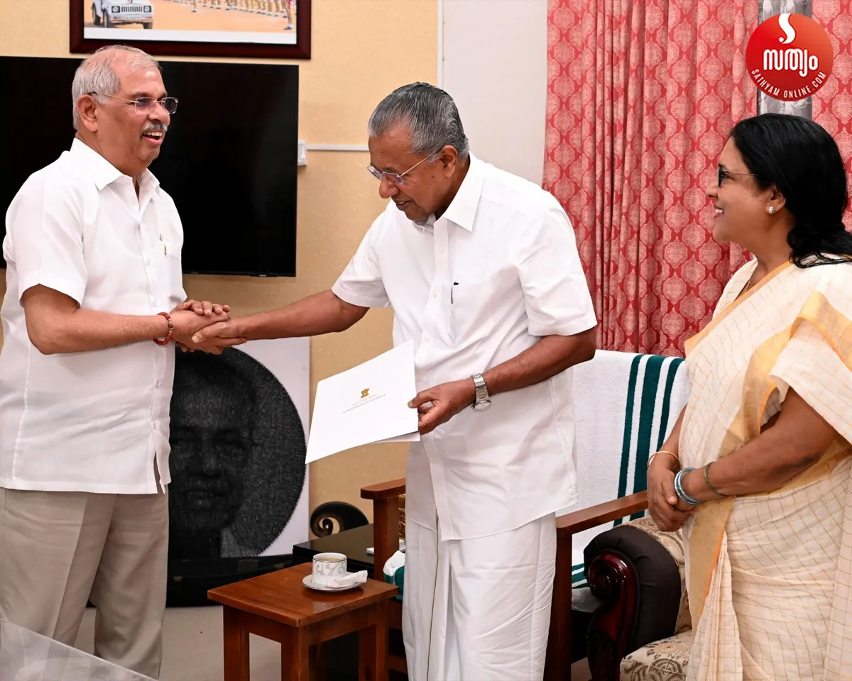 goverener arleker pinarai vijayan