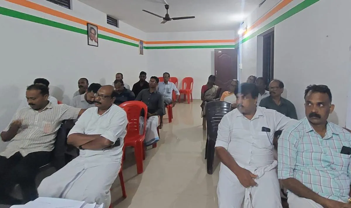 ezhuvathuruthi mandalam congress committee-3