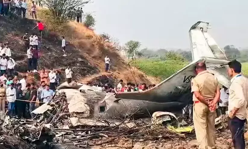 ബാരാമതി വിമാനാപകടം: അപകടകാരണം കാഴ്ചപരിധി കുറഞ്ഞതെന്ന് വ്യോമയാനമന്ത്രിയും  ഡി.ജി.സി.എയും | After flight carrying Ajit Pawar crashed, operator blames  poor visibility | Madhyamam
