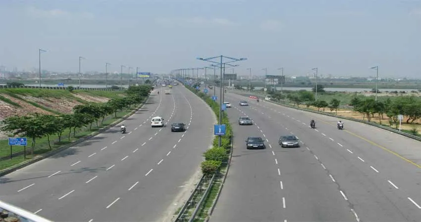 DND-Flyway-to-Rush-in-Poor-Visibility-Gets-Unique-Solar-Flashers-and-Delineators