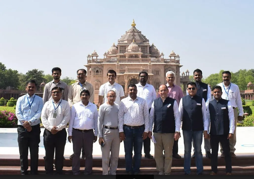 akshardham, gandhinagar gets portable solar