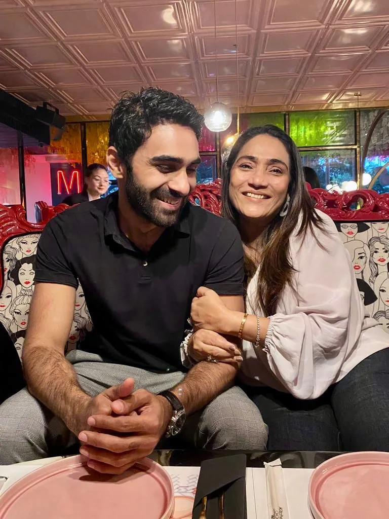 viren+mum