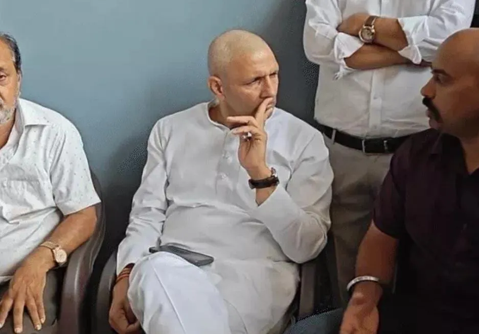 jitu patwari meets raja parents