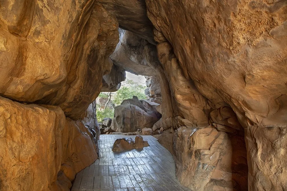 visit-bhimbetka-caves-best-time-and-tips