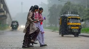 राजस्थान में मानसून का कहर, जोधपुर में बारिश की पानी से भरे नाले में गिरी  कार, तीन की मौत - 3 killed as intense rains lash Rajasthan lclk - AajTak