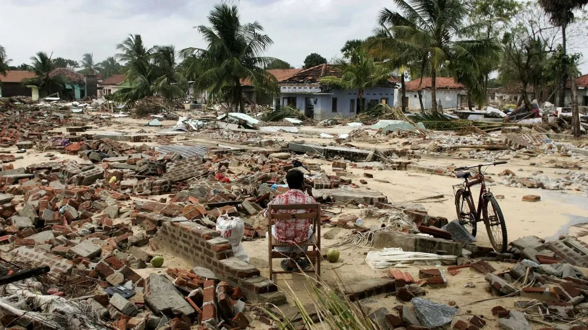 tsunami of 2004 wreaked havoc on 14 countries including India more than 2  lakh people lost their lives -Tsunami News: 2004 की वो सुनामी...भारत समेत  14 देशों पर बरपाया कहर, 2 लाख से ज्यादा लोगों की गई थी जान | Jansatta