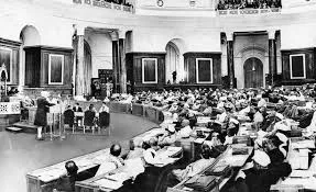 संविधान निर्माण में यह महीना (अगस्त 1947): संविधान सभा ने प्रारूप समिति की  नियुक्ति की - भारत का संविधान