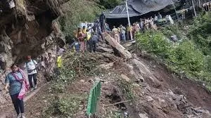 Vaishno Devi yatra suspended on new ...
