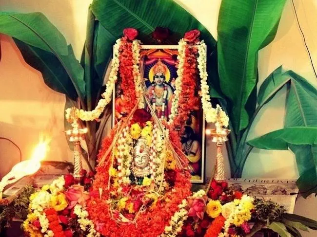 भगवान सत्‍यनारायण के पूजन से पूरी होगी हर इच्‍छा - lord satyanarayan pooja  know the significance will fulfill your all wishes - AajTak