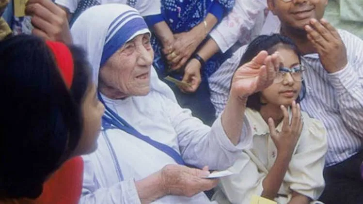 क्या था मदर टेरेसा का असली नाम? लोगों को समर्पित था उनका पूरा जीवन - mother  teresa 109th birth anniversary know about her real name tedu - AajTak
