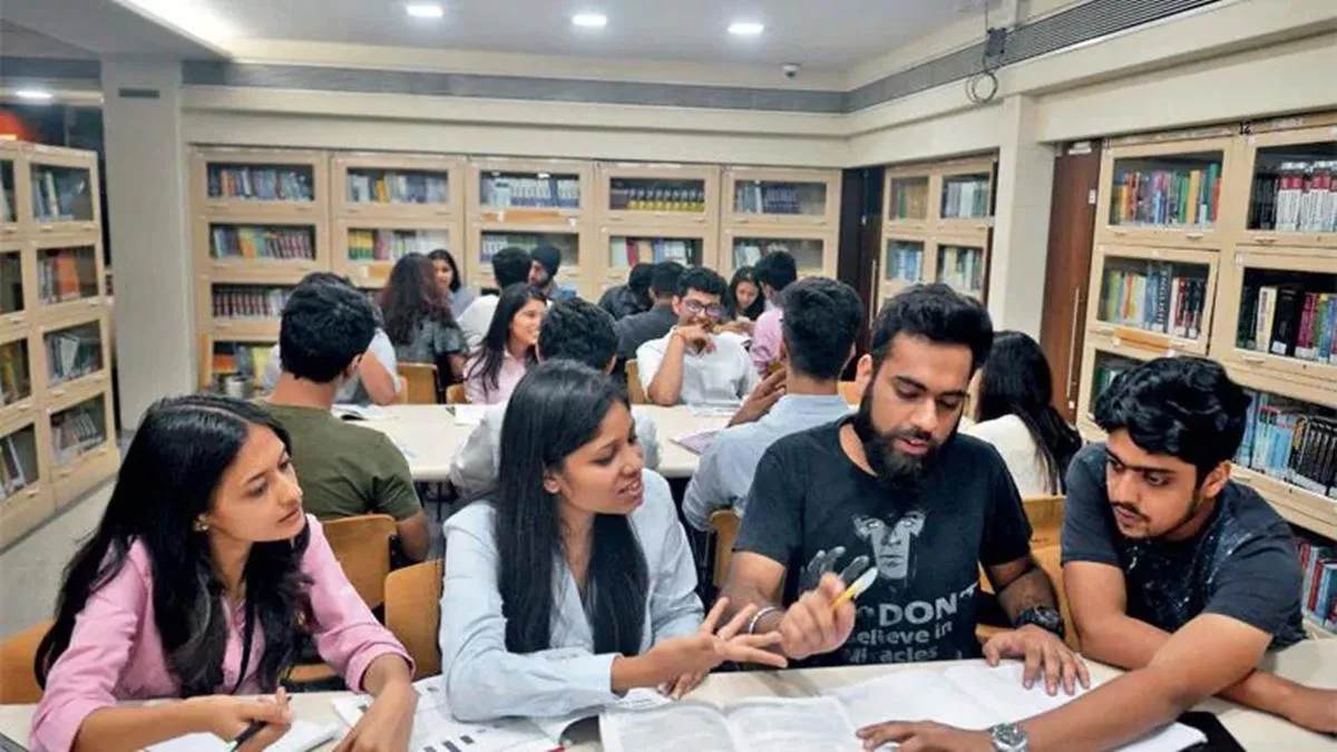 Colleges List: महज 3200 रुपये में पूरे कोर्स की पढ़ाई! ये हैं देश के सबसे  कम फीस वाले कॉलेज - India s lowest fees colleges list india today survey  2022 these arts