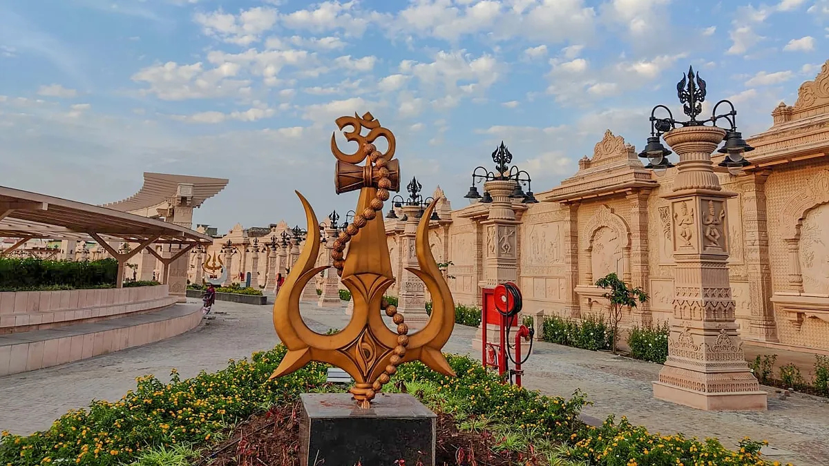 भव्य प्रवेश द्वार, नक्काशीदार 108 स्तंभ, मूर्तिकला गैलरी,' उद्घाटन से पहले  जानिए कैसा है उज्जैन का 'महाकाल लोक'? - Grand gateways heritage  architecture sculptural ...