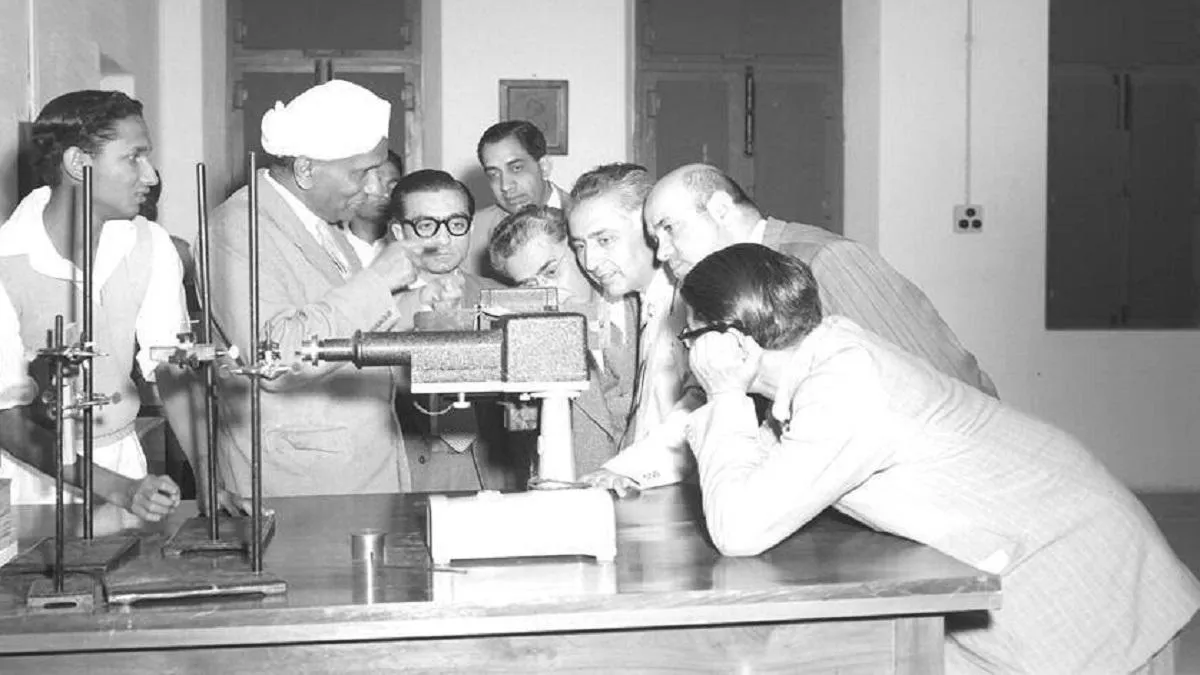 National Science Day 2023: क्‍या था सर सीवी रमन का फिजिक्‍स में योगदान?  जानें क्‍या है रमन इफेक्‍ट - World Science Day 2023 Today 28 feb History  Significance Theme Sir C V Raman Biography - AajTak