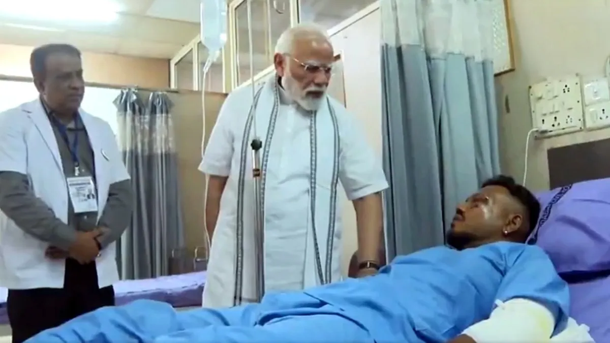 प्लेन से कूदा नहीं था, सीट समेत मैं बाहर गिर गया...', रमेश विश्वास कुमार ने  बताया प्लेन क्रैश में भी कैसे बचे जिंदा - I did not jump from the plane fell