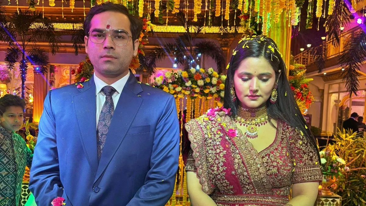 कौन हैं कथावाचक निधि सारस्वत जो यूपी के बड़े राजनैतिक घराने की बनेंगी बहू?  दूल्हा-दुल्हन के बारे में जानिए - Who is kathavachak Nidhi Saraswat  daughter in law of ...