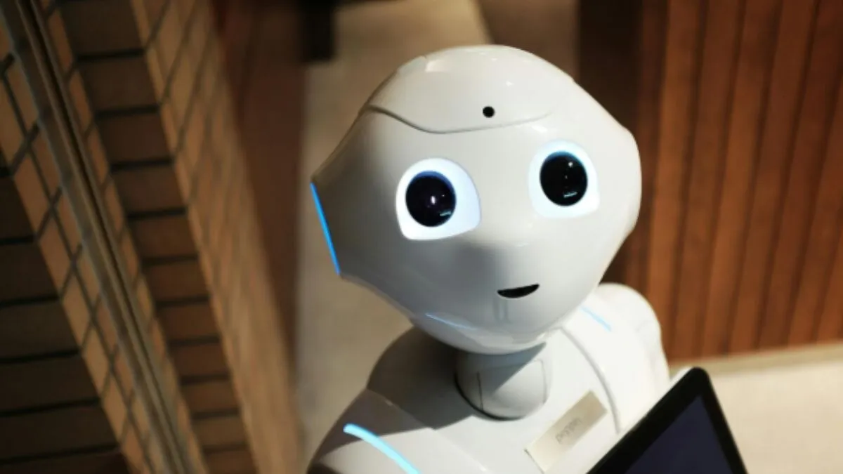 AI के साथ काम करने के लिए बनना होगा ज्यादा स्मार्ट, 2026 के लिए जरूरी होंगे  ये स्किल्स - ai will replace you if you don't have these skills in future  ngix - AajTak