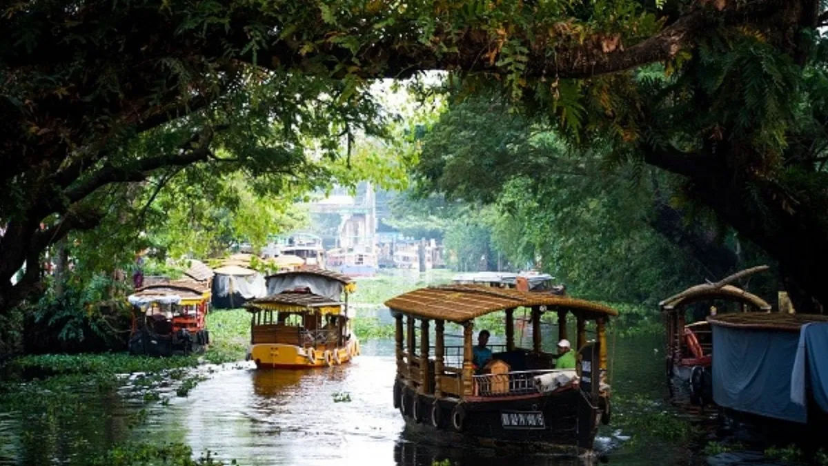 केरल का नाम क्यों बदला जा रहा? पढ़ें- केरलम नाम के पीछे की कहानी - kerala  name change to keralam history language cultural identity ntcpvp - AajTak