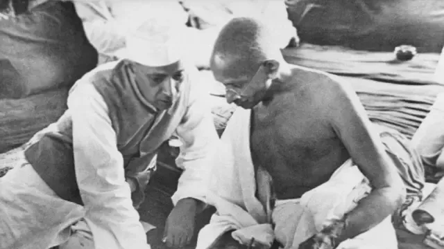 चरखा, किताबें और कसरत: नेहरू के जेल में बिताए 3,259 दिनों के क़िस्से - BBC  News हिंदी