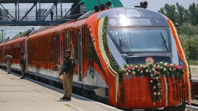 ट्रेन के रिटर्न टिकट पर 20 फ़ीसदी की छूट, 'राउंड ट्रिप पैकेज स्कीम' की ये  हैं शर्तें - BBC News हिंदी