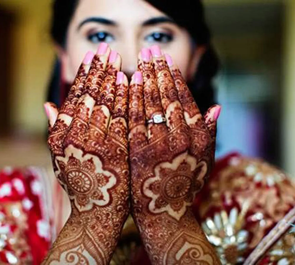 Sawan 2018: Know How You Can Cure Your Headache And Stress By Applying  Mehendi In Shravan Month - Amar Ujala Hindi News Live - सावन के महीने में  मेहंदी लगाने से होती