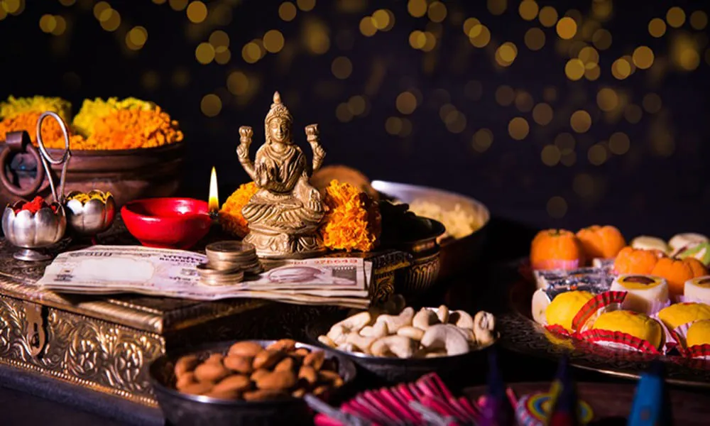 Dhanteras 2018 Kharidari Ka Shubh Muhurat, Purchase Timing, Buying Things,  Shopping - Amar Ujala Hindi News Live - धनतेरस 2018:आज बन रहा लाभकारी योगों  का अद्भुत संयोग, इसमें खरीदारी करना माना ...