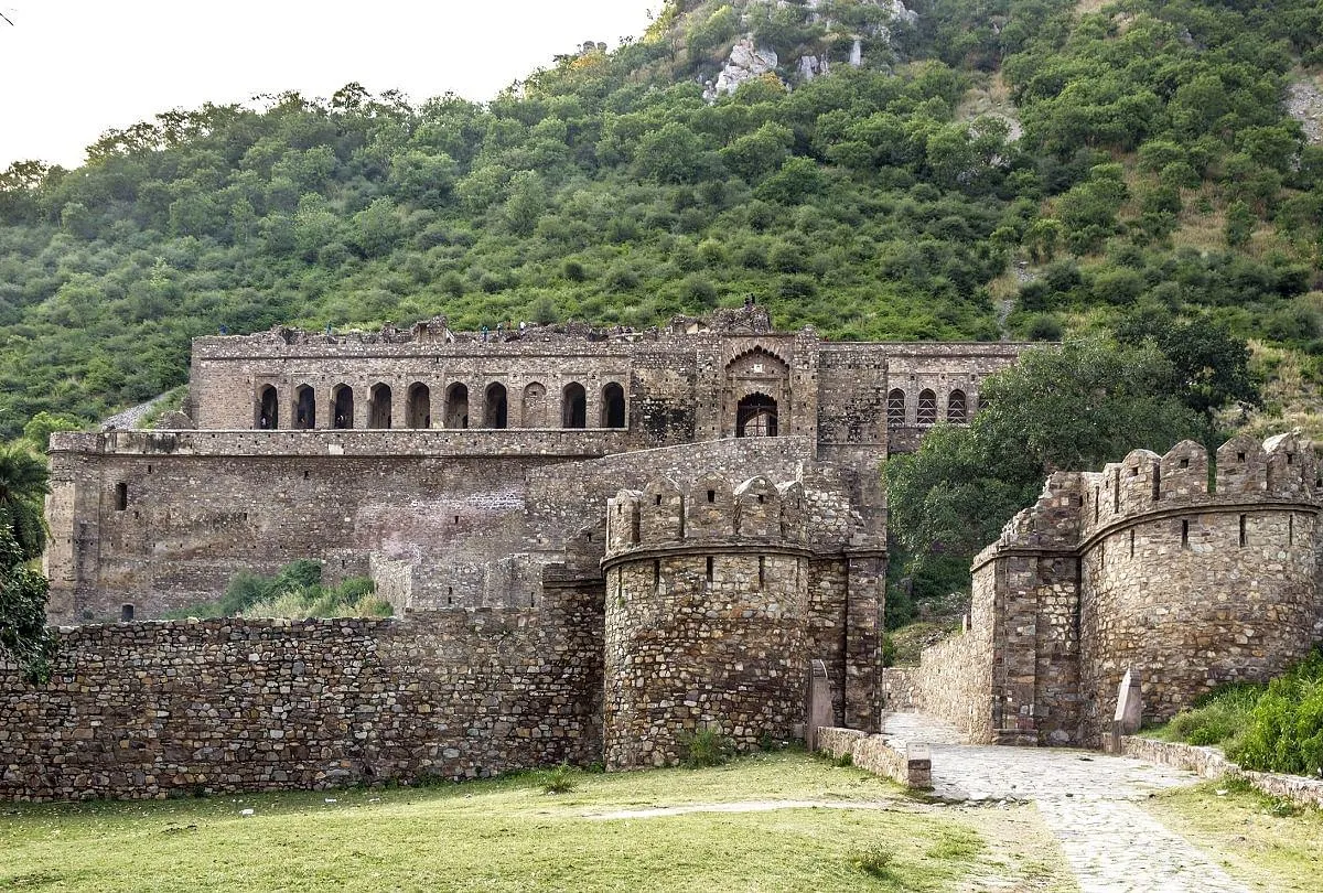 Unresolved Secrets Hidden In The Fort Of Singaurgarh In Damoh - Amar Ujala  Hindi News Live - क्या आप जानते हैं सिंगौरगढ़ किले के बारे में ये अनोखी  बातें, यहां का रहस्य