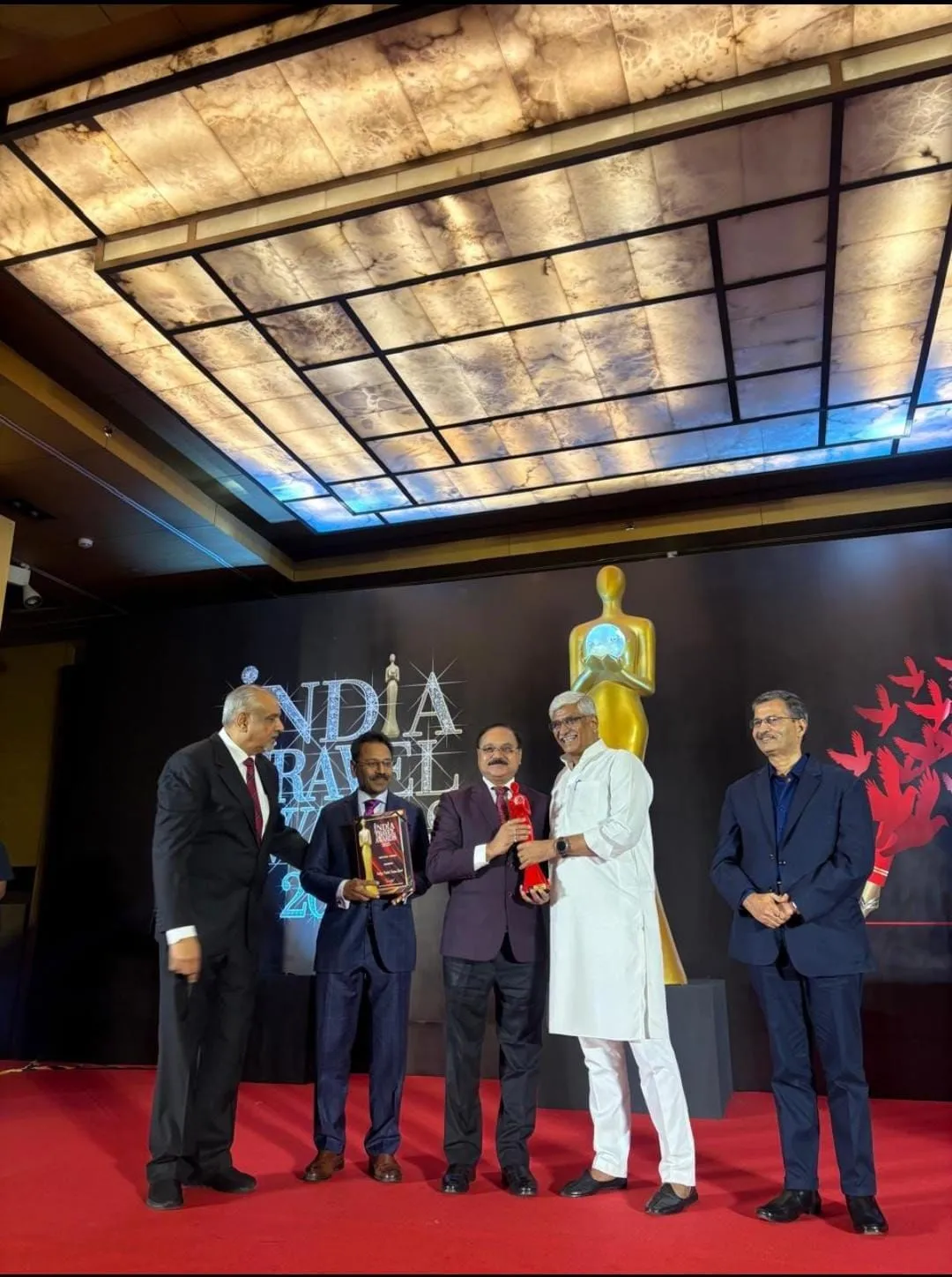 India Travel Awards 2025: Union Minister Shekhawat Gave 'best State Tourism  Board' Award To Madhya Pradesh - Amar Ujala Hindi News Live - इंडिया ट्रैवल  अवॉर्ड्स 2025 :केंद्रीय मंत्री शेखावत ने दिया