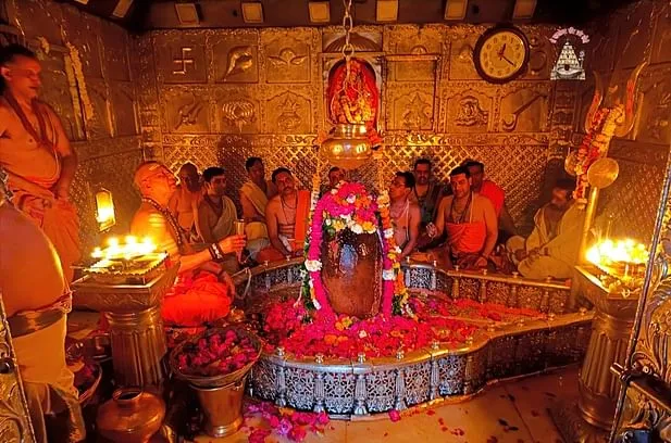 Ujjain Mahakaleshwar Temple Special Arrangements For First Sawan Monday  Darshan - Amar Ujala Hindi News Live - Ujjain Mahakaleshwar Temple:सावन का  पहला सोमवार, क्या रहेगी व्यवस्था, कैसे करें महाकाल के ...