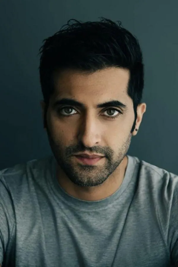 अक्षय ओबेरॉय कौन हैं? फाइटर एक्टर के बारे में सब कुछ; 1,000 ऑडिशन से लेकर  पारिवारिक झगड़े और चचेरे भाई विवेक ओबेरॉय के साथ रिश्ते तक