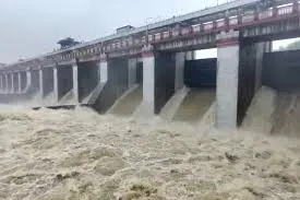 Satpura Dam : सारणी के सतपुड़ा डेम के सीजन में पहली बार खोले गए सभी 14 गेट,  तवा नदी में विहंगम नजारा