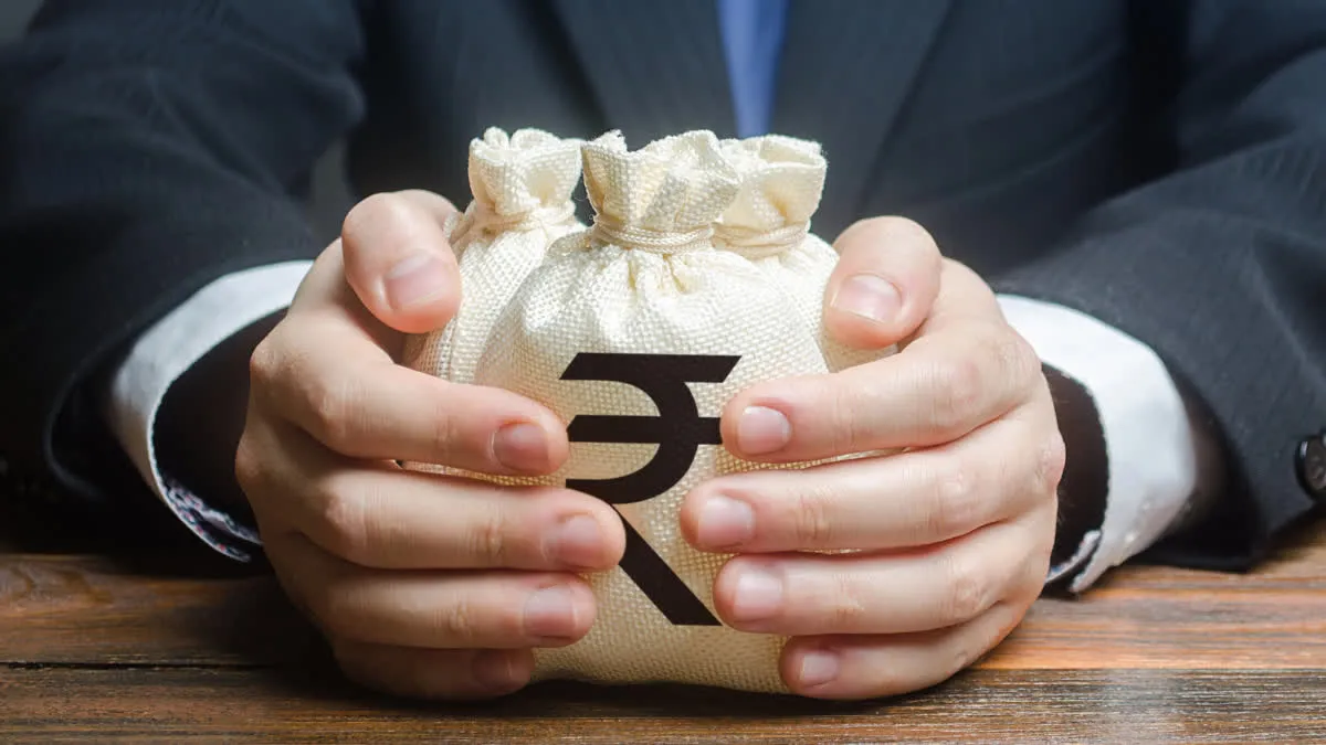 सेविंग अकाउंट में मिनिमम बैलेंस रखने की टेंशन खत्म, नया नियम लागू