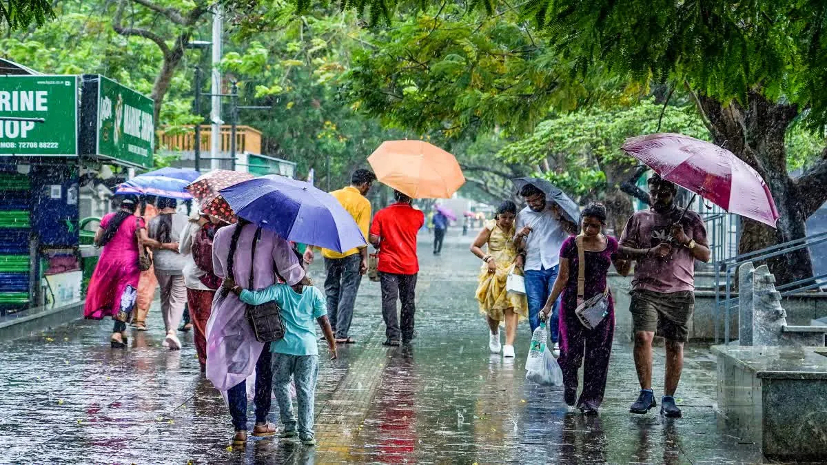 उत्तर से लेकर दक्षिण तक कई राज्यों में बारिश को लेकर मौसम विभाग का अलर्ट,  जानें आज के मौसम का हाल