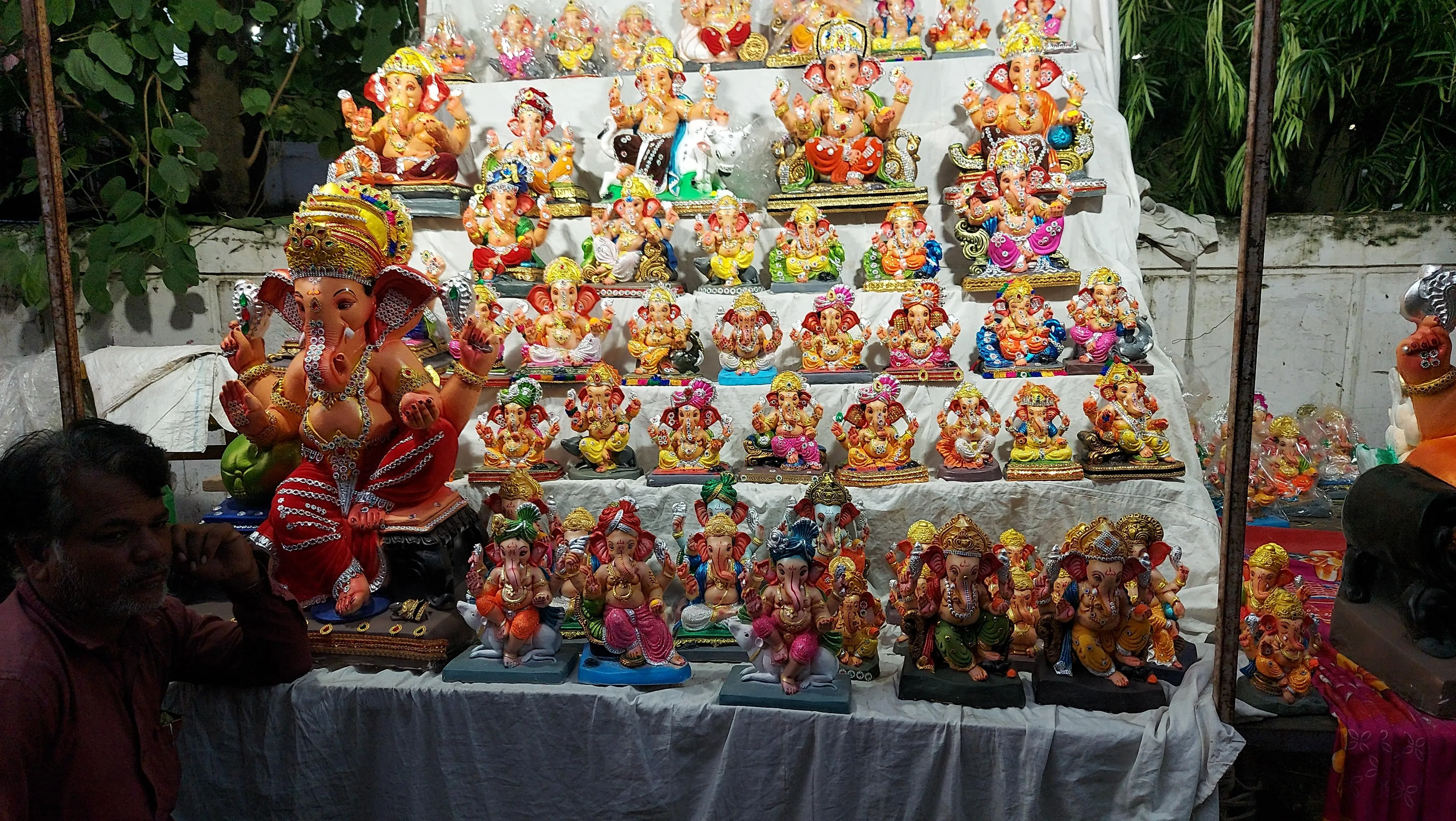 विदिशा की सड़कों पर दिखी इंडियन क्रिकेट टीम, हाथों में ट्राफी, जुंबा पर  बप्पा का जयकारा - Vidisha Amazing Ganesh Idol