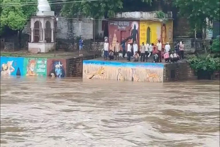 पानी-पानी हुआ श्योपुर, उफान पर क्वारी नदी, राजस्थान से कटा संपर्क