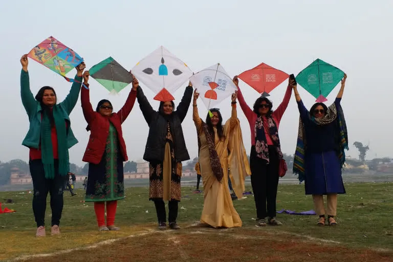 Makar Sankranti 2022: जानें आज के दिन क्यों उड़ाई जाती है पतंग, क्या है  इसके पीछे कहानी..