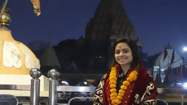 Nushrratt Bharuccha: नुसरत भरूचा ने उज्‍जैन महाकाल में किए दर्शन, आगबबूला  हुए मौलाना मुफ्ती ने जारी किया फतवा | Fatwa issued against Bollywood  actress Nushrat Bharucha's visit to ...