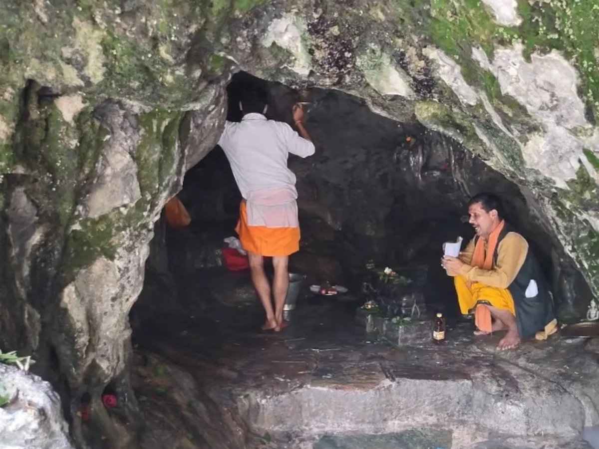 know about the mysterious cave of madhya pradesh where lord shiva hide to  escape from Mahishasura | मध्यप्रदेश की इस गुफा में छुपे थे महादेव, जानें  क्या है पीछे की कहानी