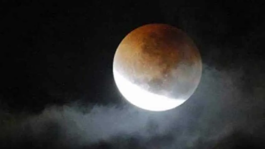Chandra Grahan 2022 Date: नवंबर में इस तारीख को लगेगा साल का दूसरा चंद्र  ग्रहण, जानिए कहां-कहां दिखेगा| Zee Business Hindi