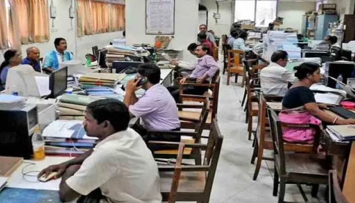 Good news for madhyapradesh government employees now office work 5 days  till 30 june mpsn | सरकारी कर्मचारियों के लिए खुशखबरी, इस तारीख तक होगा  हफ्ते में 5 दिन काम | Hindi News, Madhya Pradesh - MP