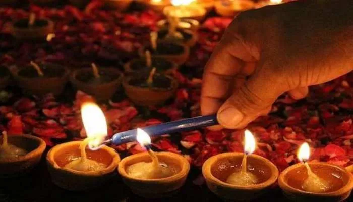 deepawali today know lite the lamp shubh muhurt deepak jalana kartik  amavasya tithi in hindi | Deepawli 2022: दीपावली आज, जानिए क्या है दीपक  जलाने का शुभ मुहूर्त | Hindi News, पटना