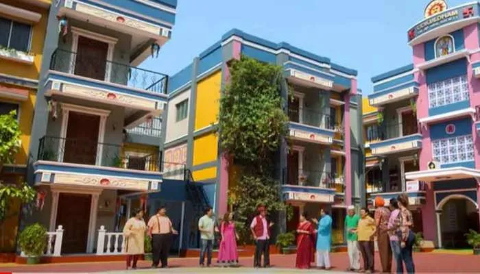 Taarak Mehta Ka Ooltah Chashmah latest episode Who removed bamboo from the gokuldham  society |Taarak Mehta Ka Ooltah Chashmah: गोकुलधाम में चमत्कार, रातों रात  चमक उठी सोसायटी; सोढ़ी, भिड़े ...