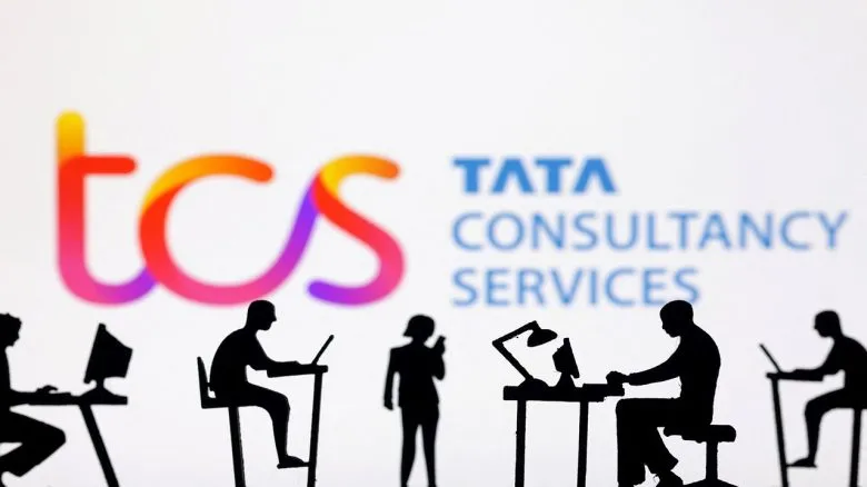 TCS layoffs: टीसीएस में 12000 से ज्यादा कर्मचारियों की होगी छंटनी-  मिड-सीनियर पदों पर असर - CNBC Awaaz