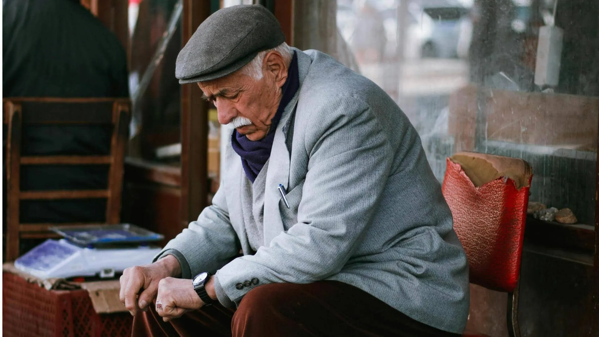 सर्दियों में बुजुर्गों का इस तरह से रखें ध्यान, नहीं होगी स्वास्थ्य से  जुड़ी दिक्कतें