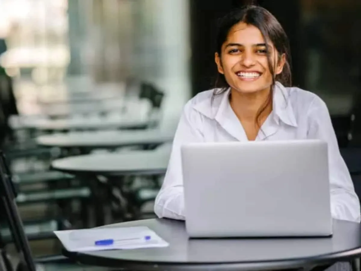Bank PO Jobs : कैसे बनते हैं बैंक पीओ, क्या है पावर और जिम्मेदारी; जानें  कितनी मिलती है सैलरी - how to become bank po probationary officer work  salary responsibility - News18 हिंदी
