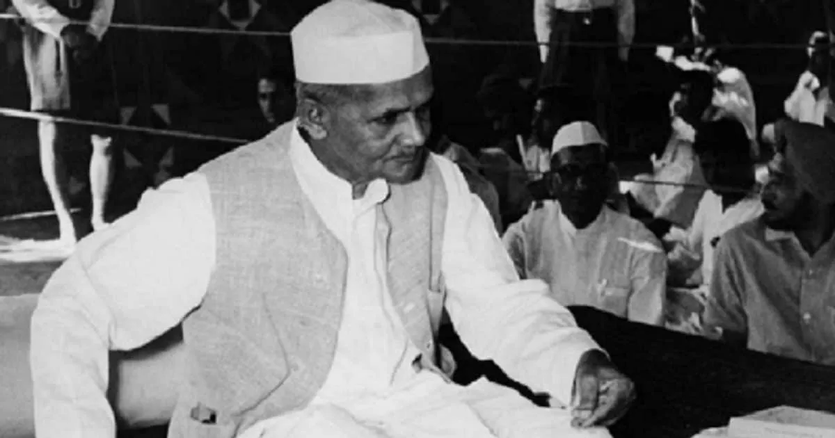 भारत का वो प्रधानमंत्री, जिसकी मृत्यु आज भी रहस्यों के घेरे में, किसने दिया  सोते समय दूध - India former prime minister lal bahadur shastri whose death  still unsolved and in mystery - News18 हिंदी