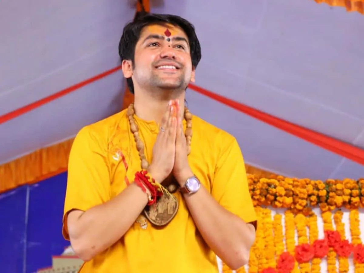 बागेश्वर धाम करा रहा 121 करोड़ हनुमान चालीसा का पाठ, आप भी कमाएं पुण्य,  Photos में जानें कैसे और कहां लें भाग